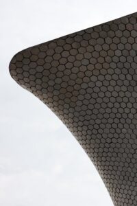 "La ética en la inteligencia artificial: retos y consideraciones"